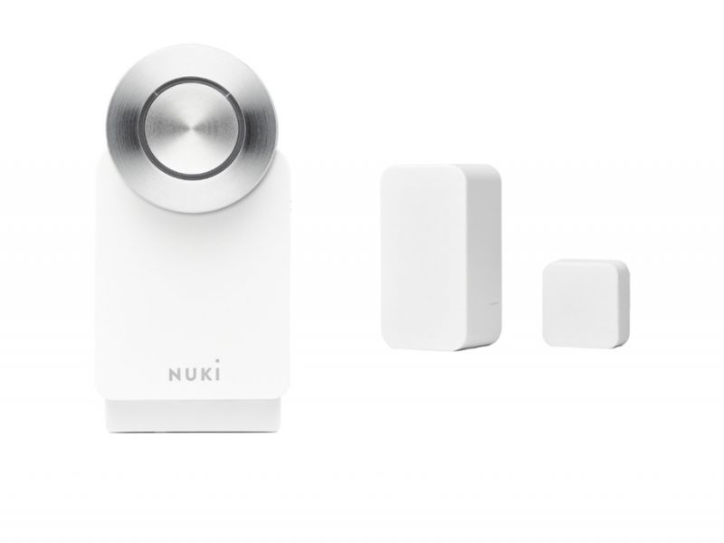 Productfoto van Nuki Smart Lock 3 en door sensor